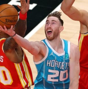 开云体育官网-海沃德：去年太过曲折 来到黄蜂期待击碎一切质疑