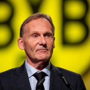 开云体育下载-多特CEO宣布2025年离任，执掌黄黑20年功远大于过